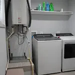 Homey 2Bed 1Bath Home In Quiet Neighborhood