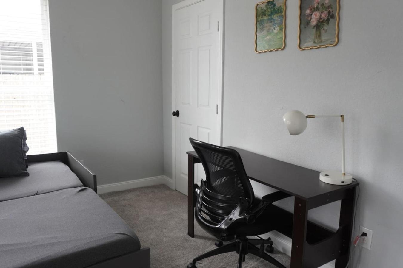 Homey 2bed 1bath In Quiet Neighborhood * Houston
