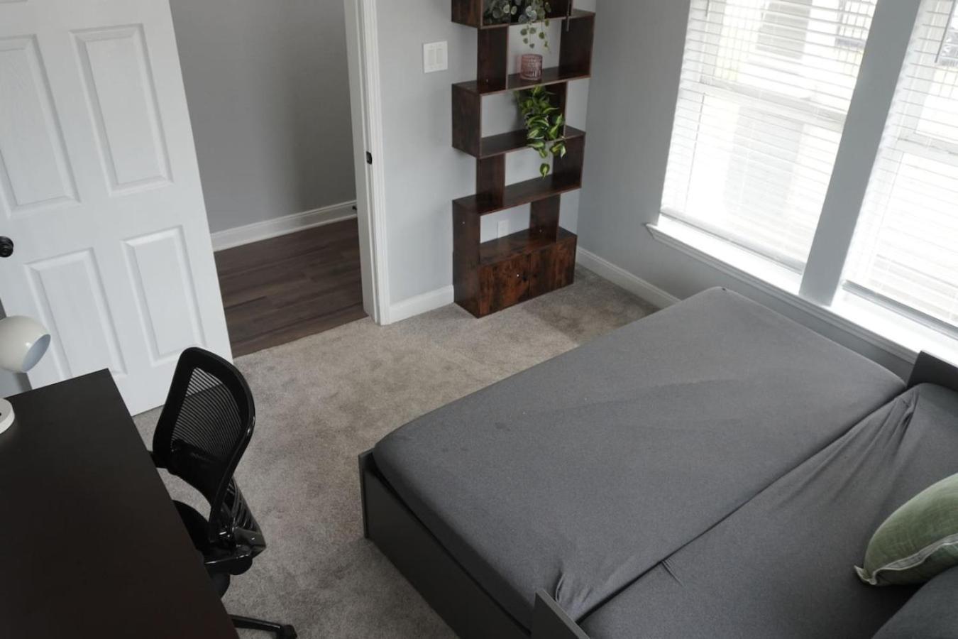 Holiday home Homey 2bed 1bath In Quiet Neighborhood
