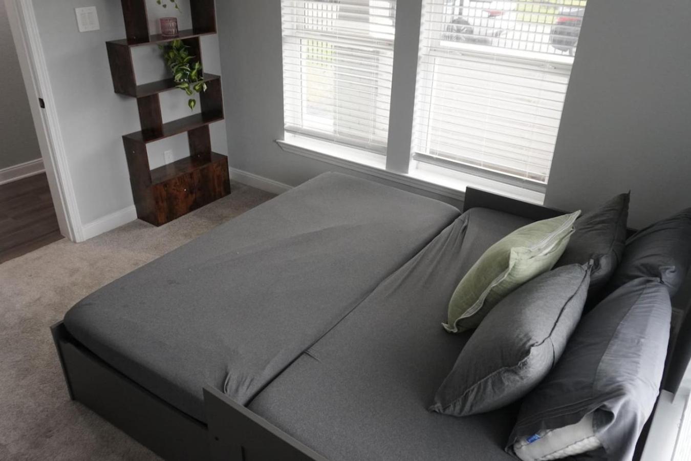 Homey 2bed 1bath In Quiet Neighborhood Holiday home Houston