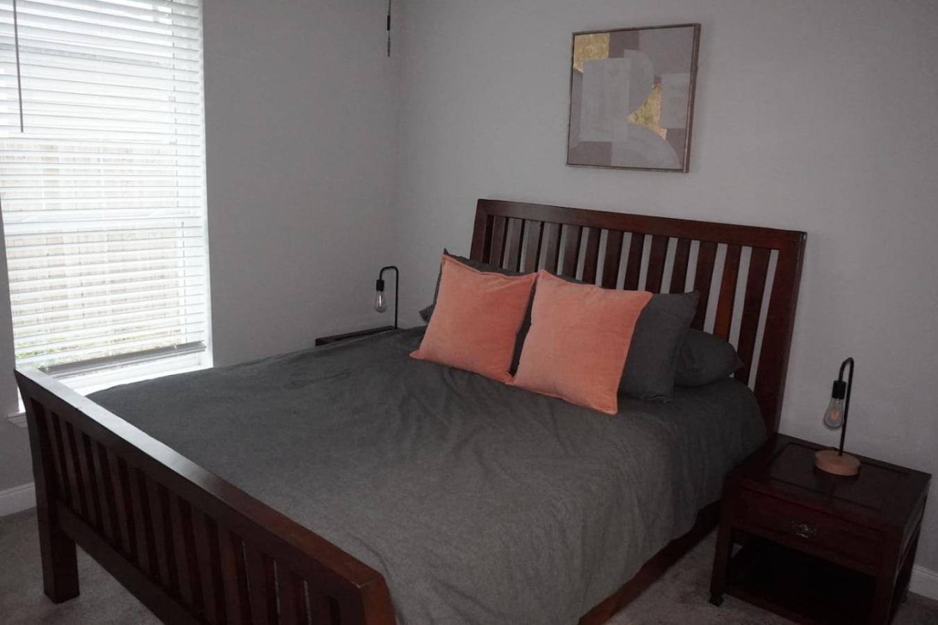 Holiday home Homey 2bed 1bath In Quiet Neighborhood