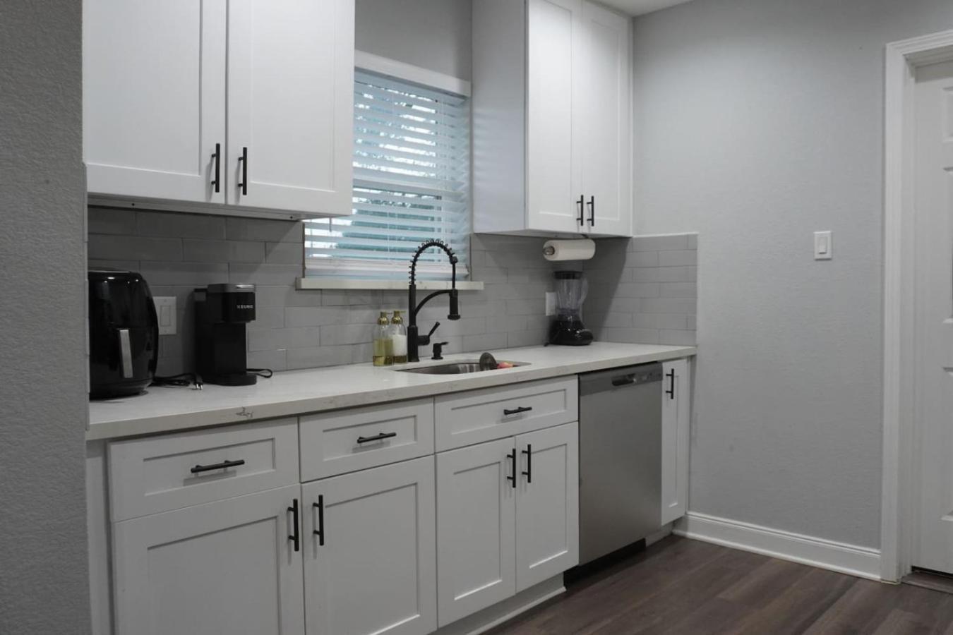 Homey 2bed 1bath In Quiet Neighborhood Holiday home *